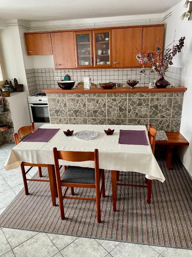 דירות בובק Apartma Pri Soci מראה חיצוני תמונה